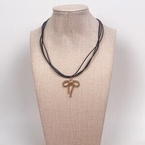 Bow Necklace